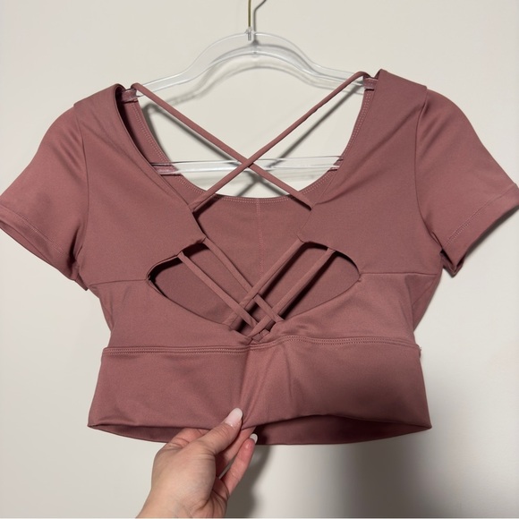 Revial Rasberry Work Out Crop Top Size M - Picture 2 of 6